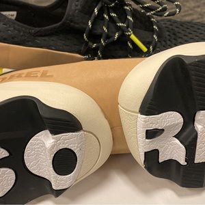 Limited edition Sorel Women snickers NEW size 9 . New.